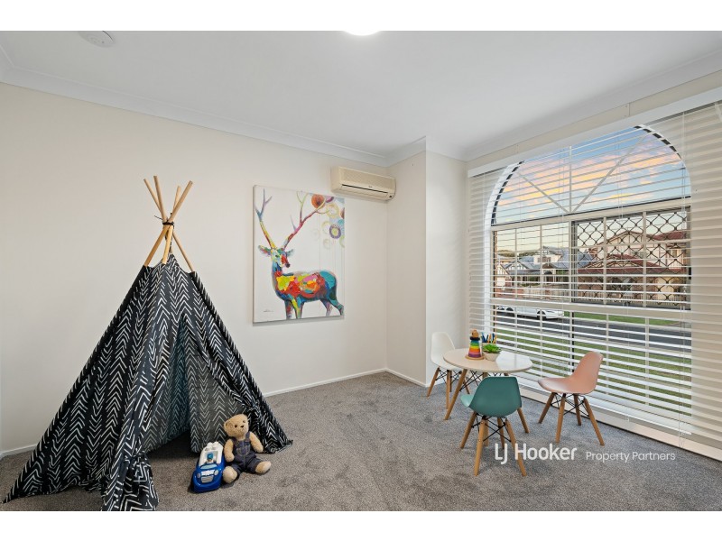 9 Dewberry Close, Eight Mile Plains QLD 4113