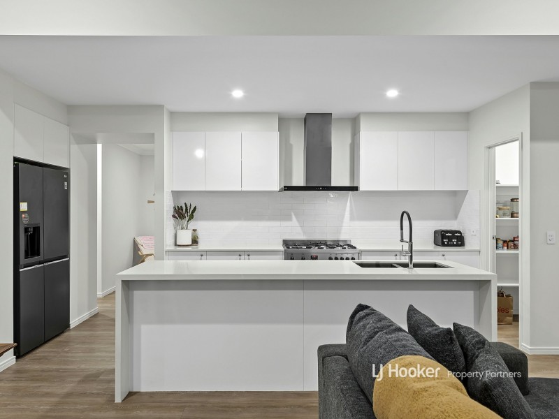 37 Davidson Circuit, Park Ridge QLD 4125