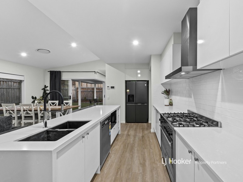 37 Davidson Circuit, Park Ridge QLD 4125