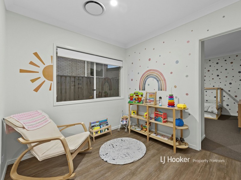 37 Davidson Circuit, Park Ridge QLD 4125
