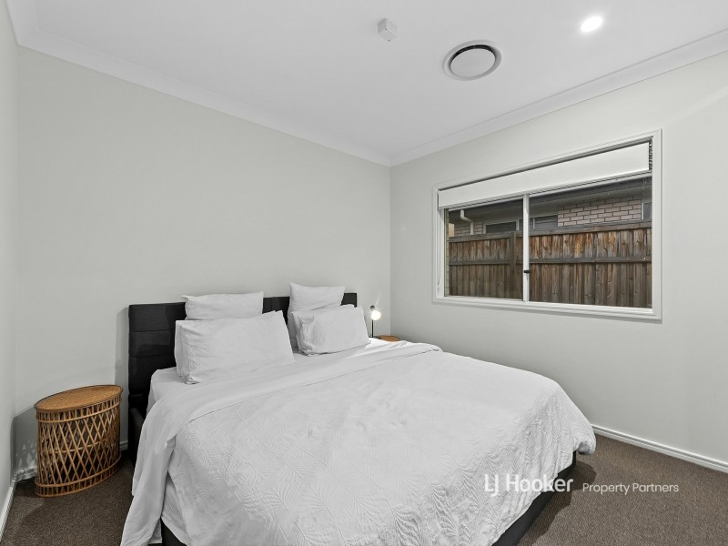 37 Davidson Circuit, Park Ridge QLD 4125