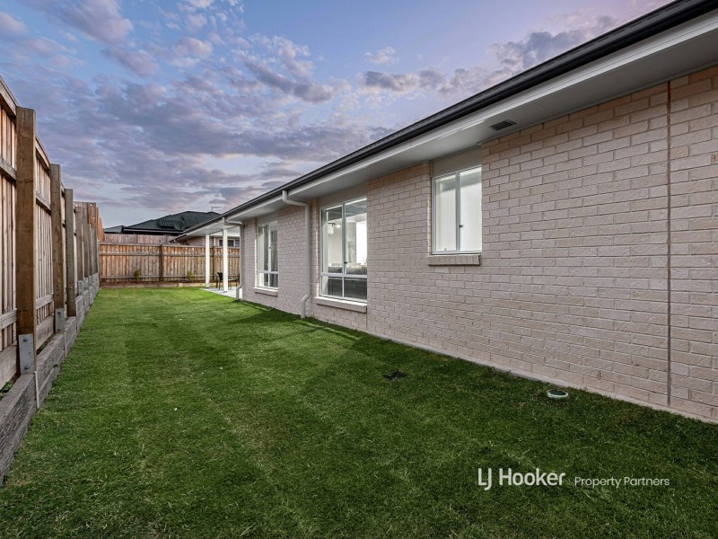 37 Davidson Circuit, Park Ridge QLD 4125