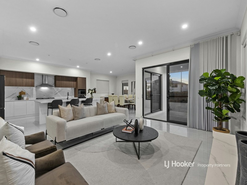 98 Phoenix Street, Rochedale QLD 4123