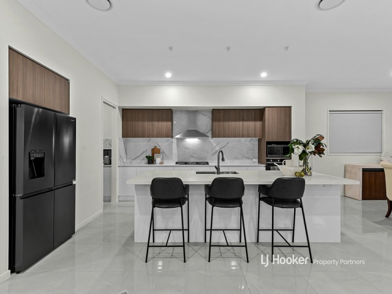 98 Phoenix Street, Rochedale QLD 4123