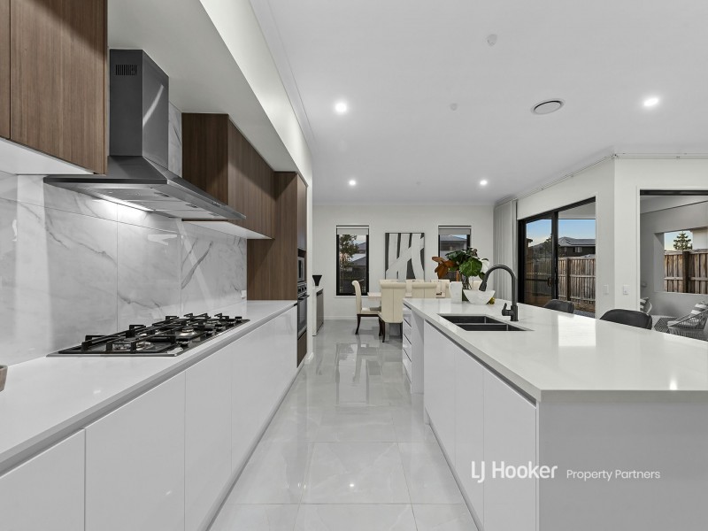 98 Phoenix Street, Rochedale QLD 4123