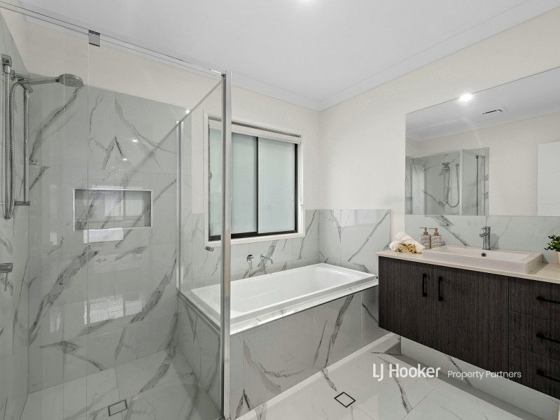 98 Phoenix Street, Rochedale QLD 4123