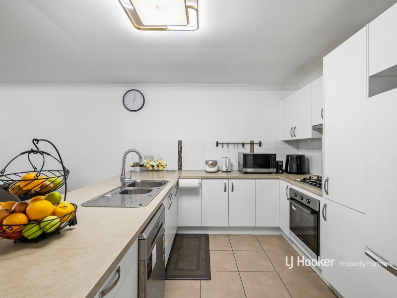 8 Clydesdale Place, Sumner QLD 4074