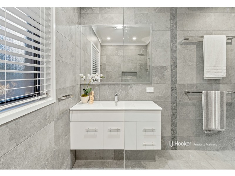 1 The Crescent, Underwood QLD 4119