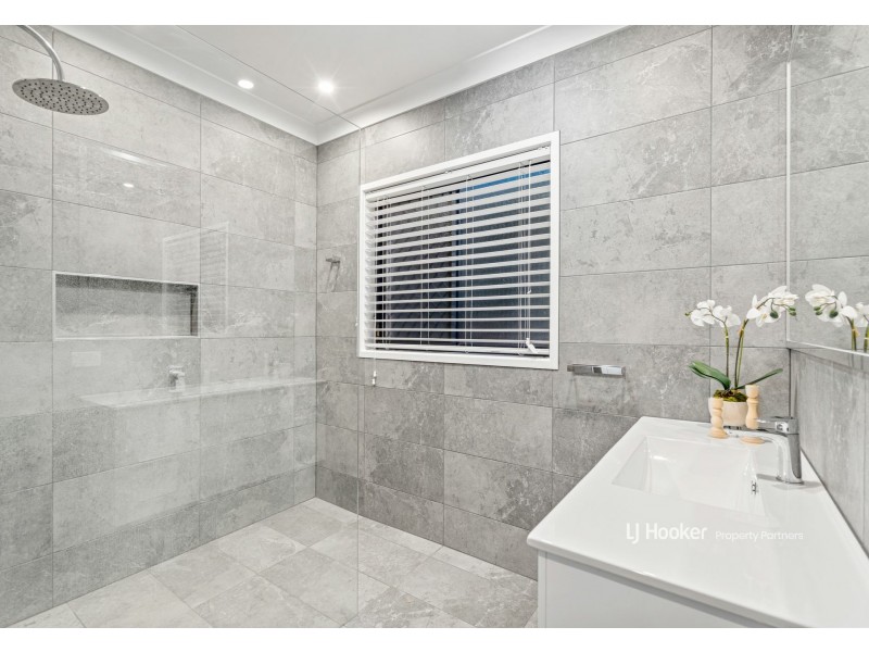 1 The Crescent, Underwood QLD 4119