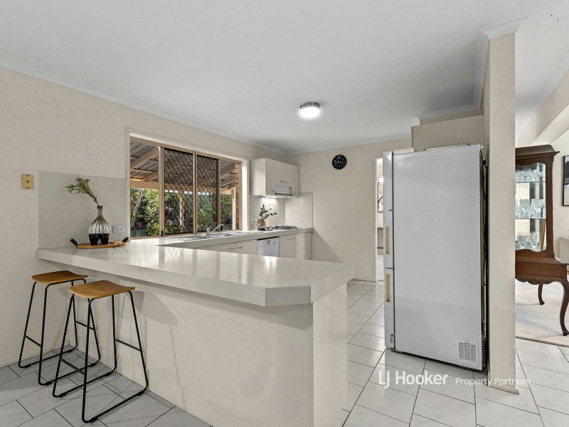 18 Mindona Street, Wishart QLD 4122