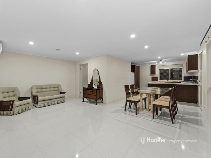 18 Mindona Street, Wishart QLD 4122