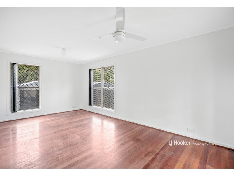 11 Fleur Street, Woodridge QLD 4114