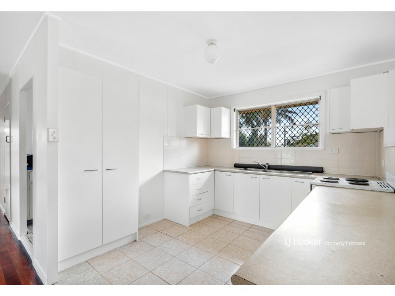 11 Fleur Street, Woodridge QLD 4114