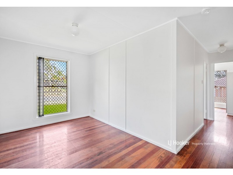 11 Fleur Street, Woodridge QLD 4114