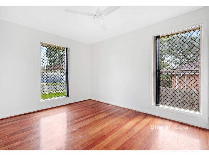 11 Fleur Street, Woodridge QLD 4114