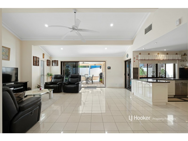 16 Lingle Street, Robertson QLD 4109