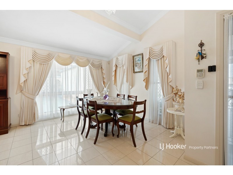 16 Lingle Street, Robertson QLD 4109