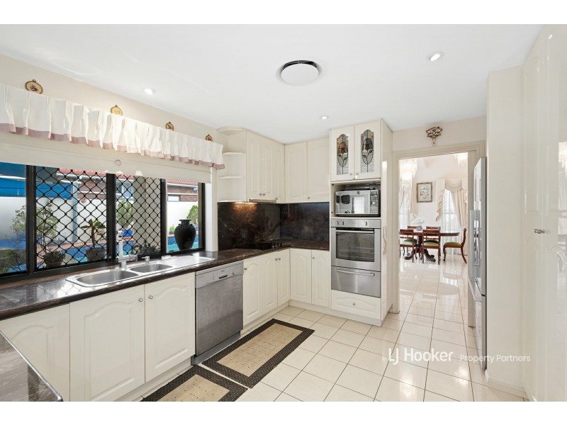 16 Lingle Street, Robertson QLD 4109