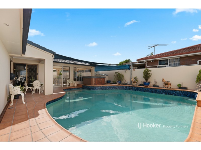 16 Lingle Street, Robertson QLD 4109