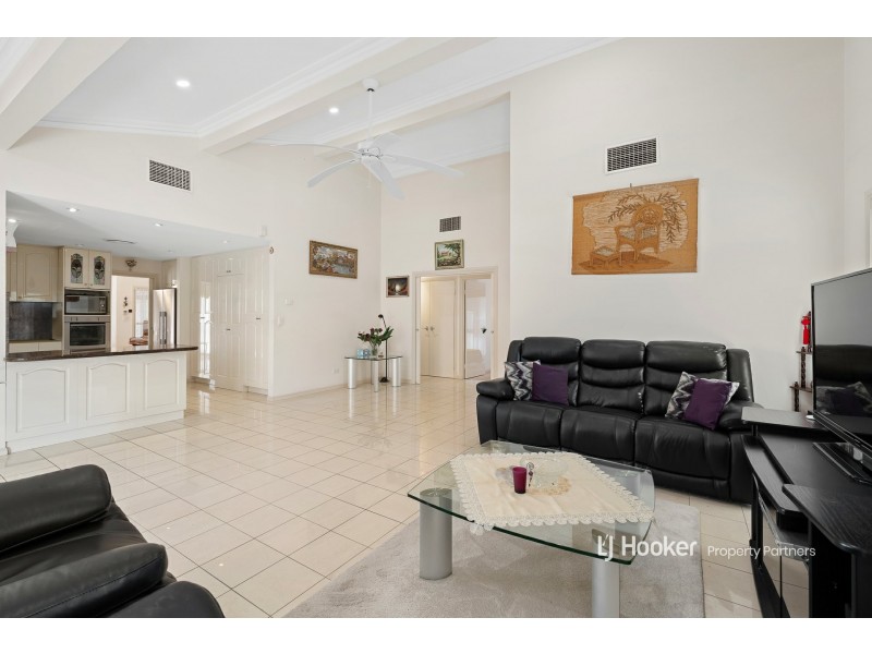 16 Lingle Street, Robertson QLD 4109