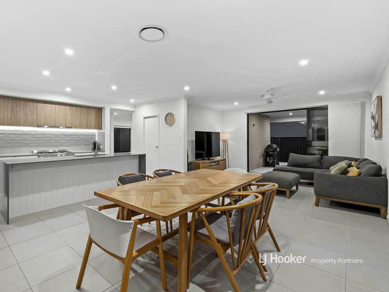 12 Grevillea Way, Park Ridge QLD 4125