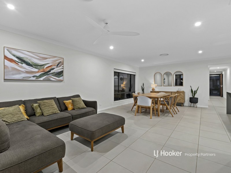 12 Grevillea Way, Park Ridge QLD 4125