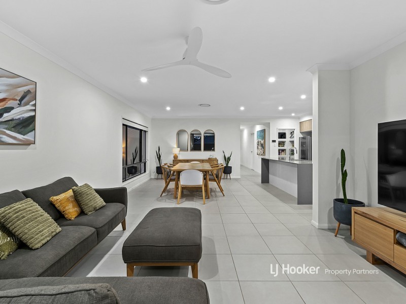 12 Grevillea Way, Park Ridge QLD 4125