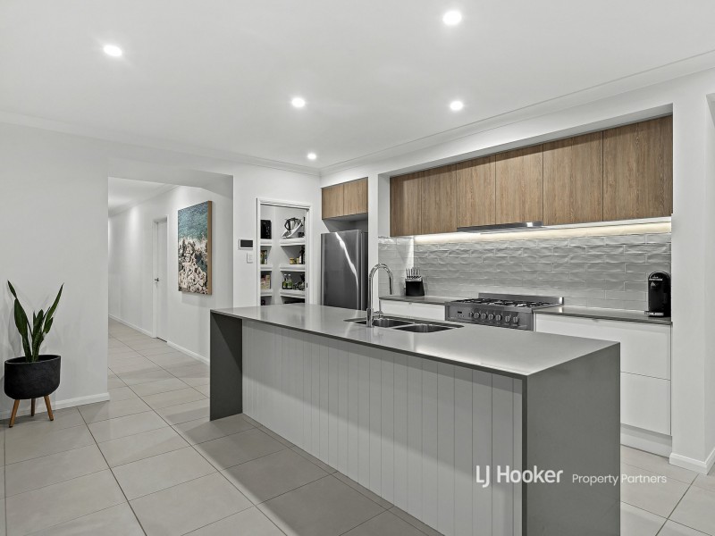 12 Grevillea Way, Park Ridge QLD 4125