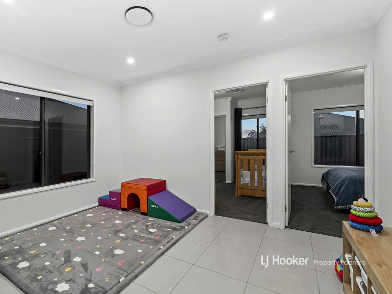 12 Grevillea Way, Park Ridge QLD 4125