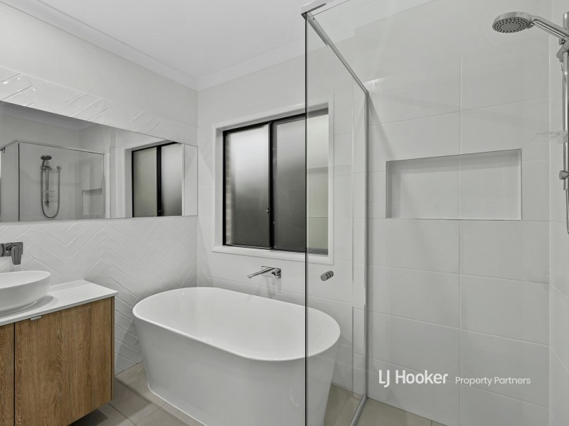 12 Grevillea Way, Park Ridge QLD 4125
