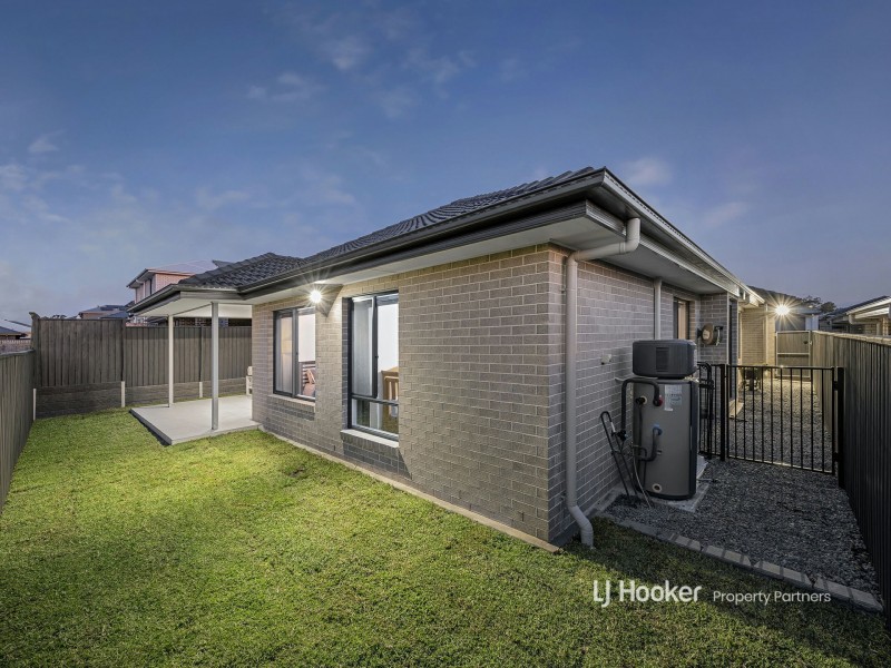12 Grevillea Way, Park Ridge QLD 4125