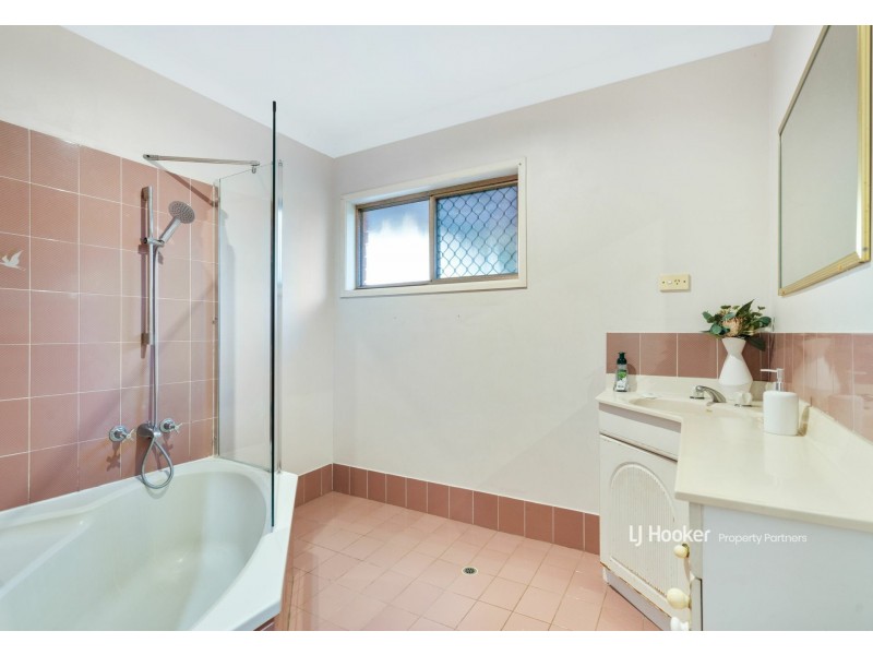 18 Eloise Avenue, Springwood QLD 4127