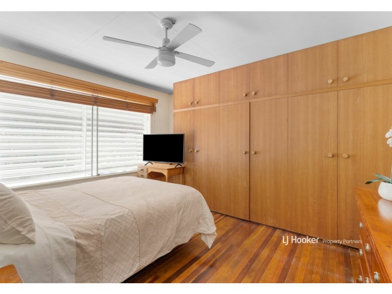 22 Worrell Street, Macgregor QLD 4109