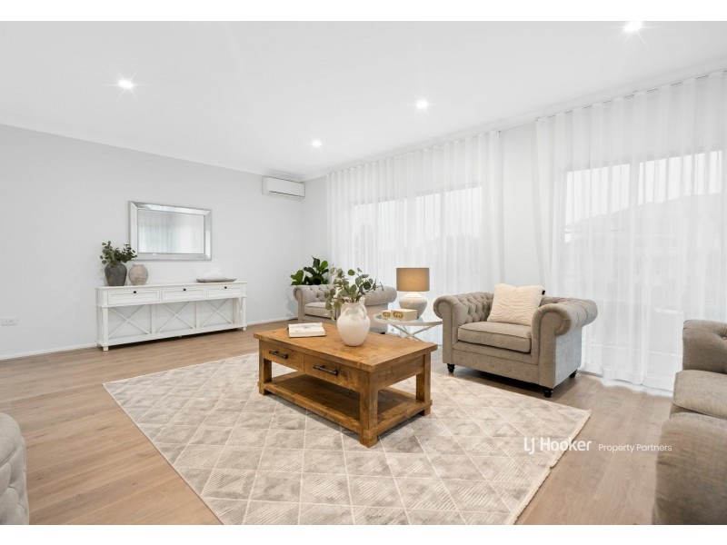 16 Golden Rain Place, Stretton QLD 4116