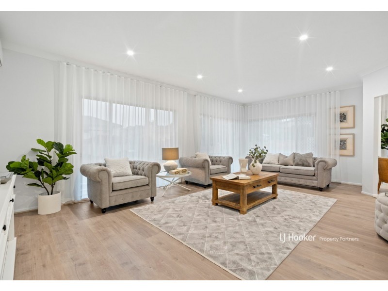 16 Golden Rain Place, Stretton QLD 4116