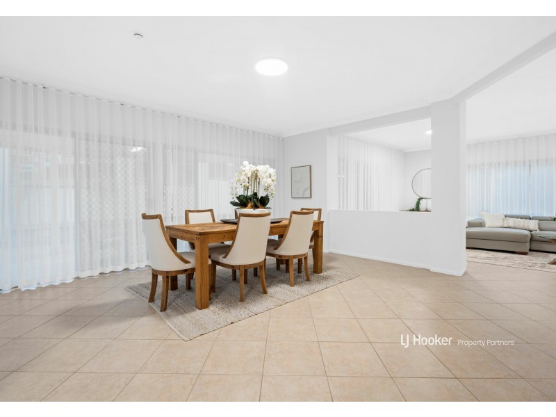 16 Golden Rain Place, Stretton QLD 4116