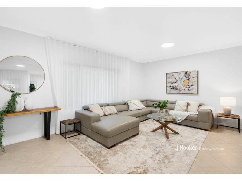 16 Golden Rain Place, Stretton QLD 4116