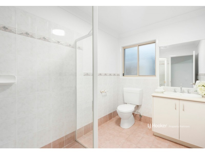 16 Golden Rain Place, Stretton QLD 4116