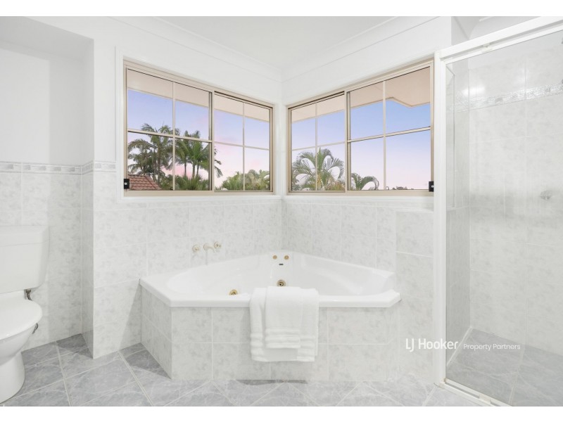 16 Golden Rain Place, Stretton QLD 4116