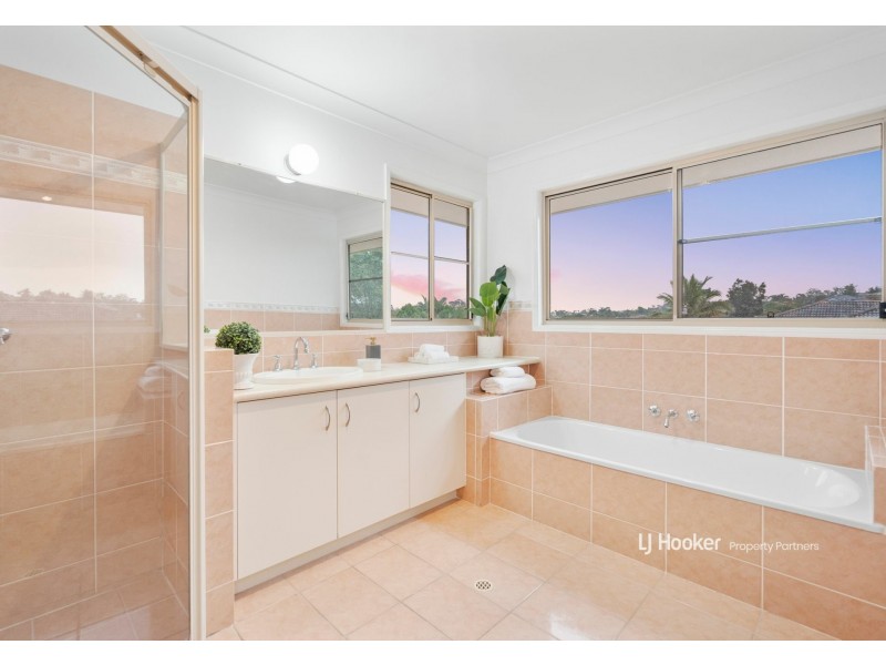 16 Golden Rain Place, Stretton QLD 4116