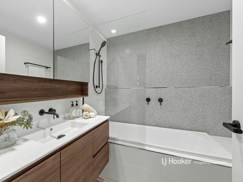 201/3 Centre Place, Rochedale South QLD 4123