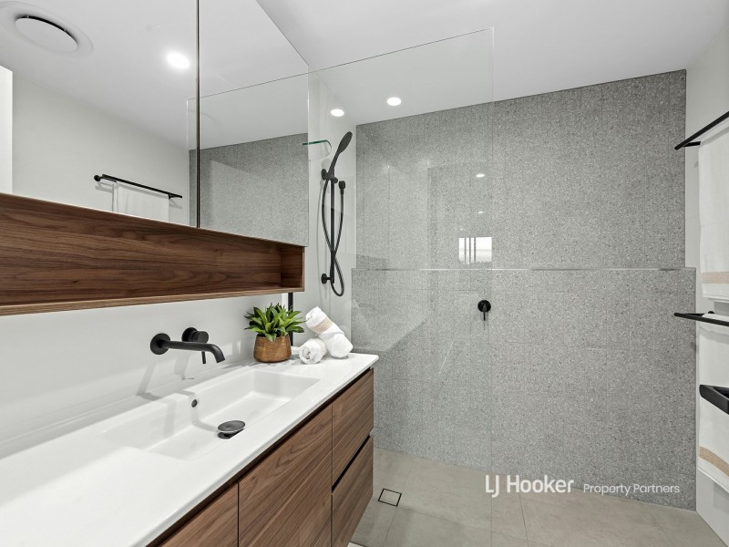 201/3 Centre Place, Rochedale South QLD 4123