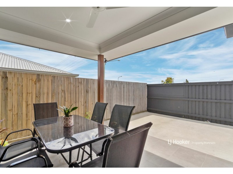 5 Heseltine Place, Pallara QLD 4110