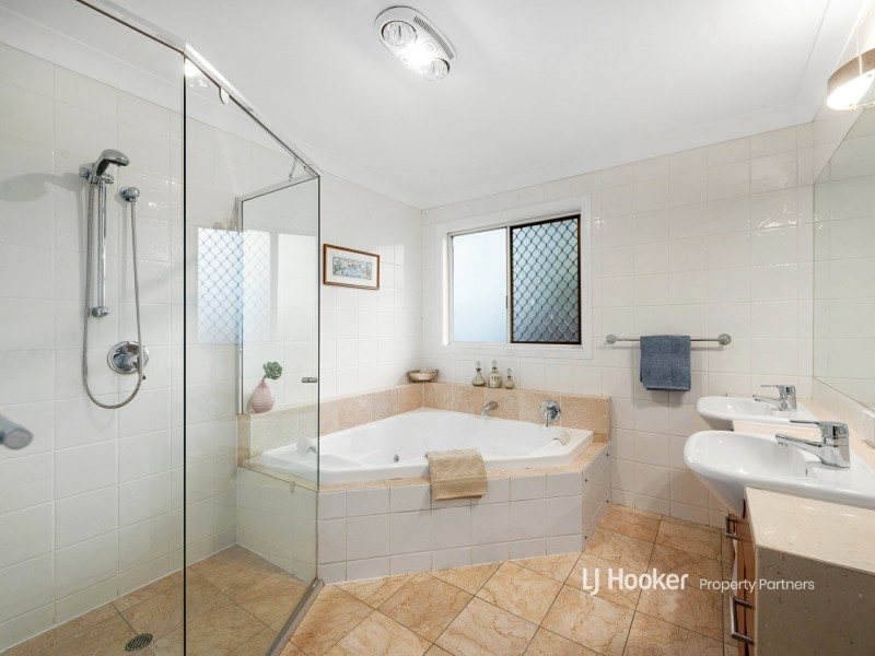 11 Wilonda Street, Robertson QLD 4109