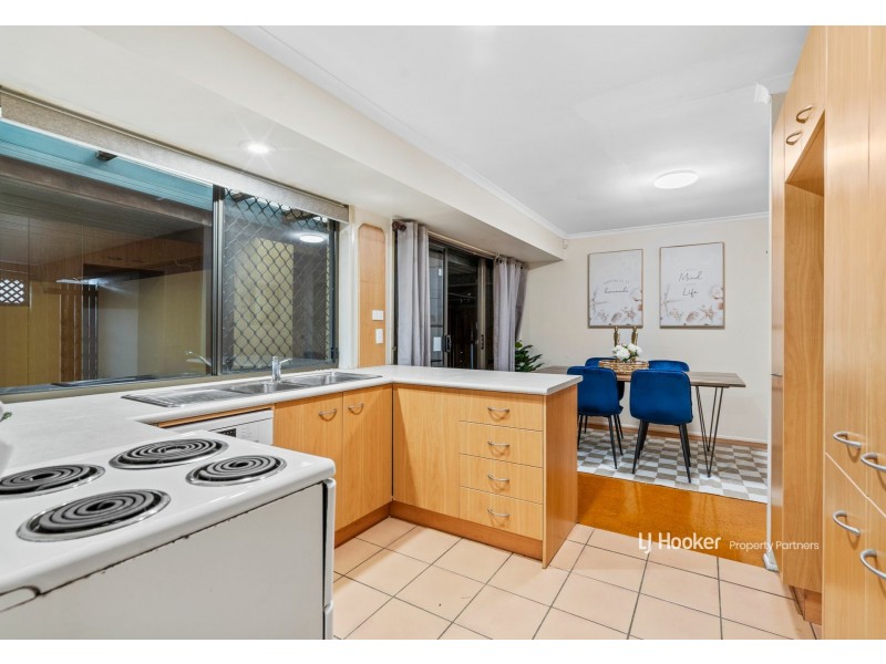 28 Kidd Street, Robertson QLD 4109