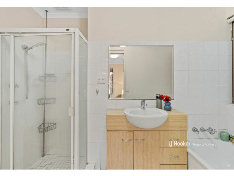 28 Kidd Street, Robertson QLD 4109