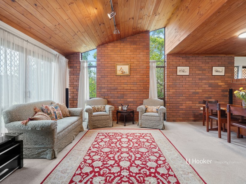 21 Faringdon Street, Robertson QLD 4109