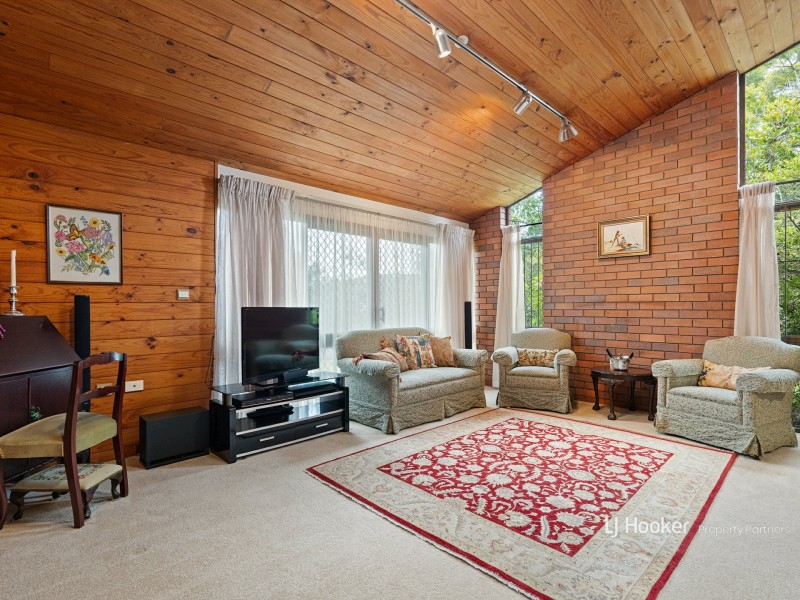 21 Faringdon Street, Robertson QLD 4109