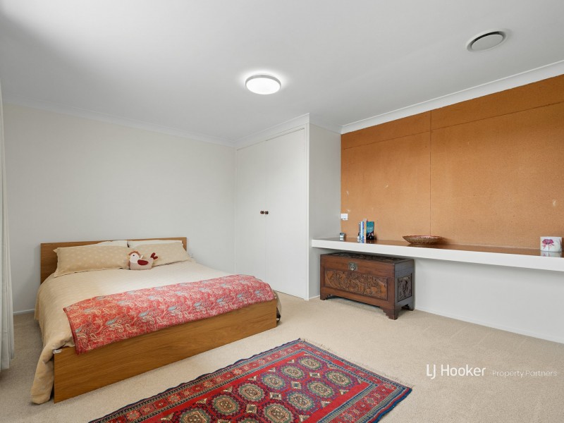 21 Faringdon Street, Robertson QLD 4109