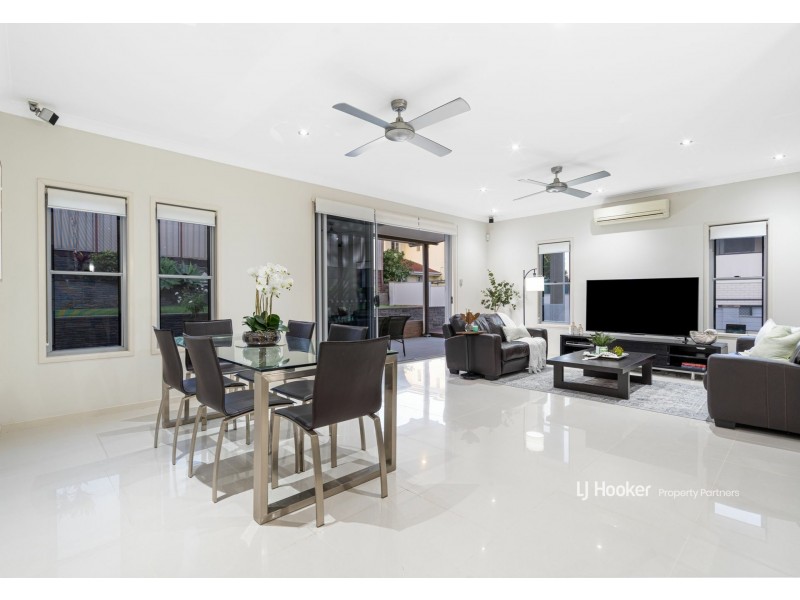 16 Wisteria Place, Calamvale QLD 4116
